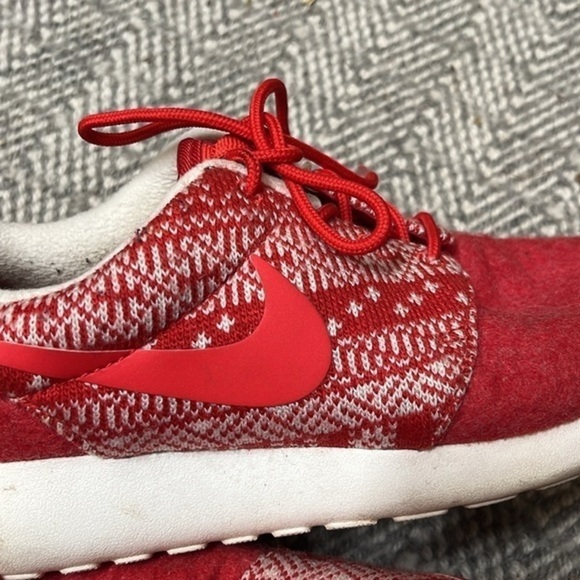 Nike‎ Roshe One Red sweater holiday winter trainers size 6.5 - Picture 3 of 5